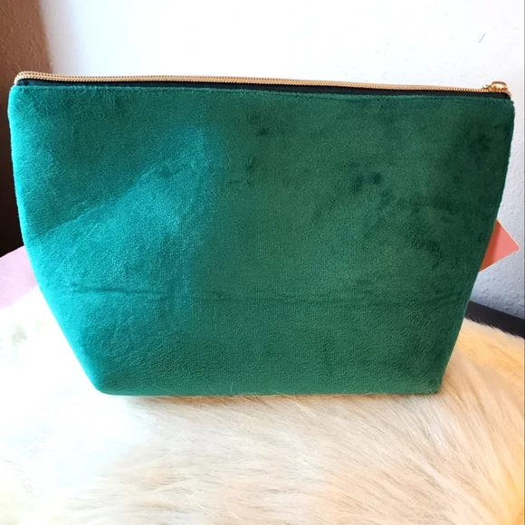 🦋 Clearance! Juicy Couture Velour Cosmetic Bag - Picture 2 of 6
